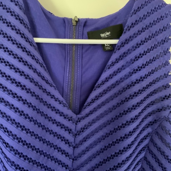 Dress - Picture 3 of 5